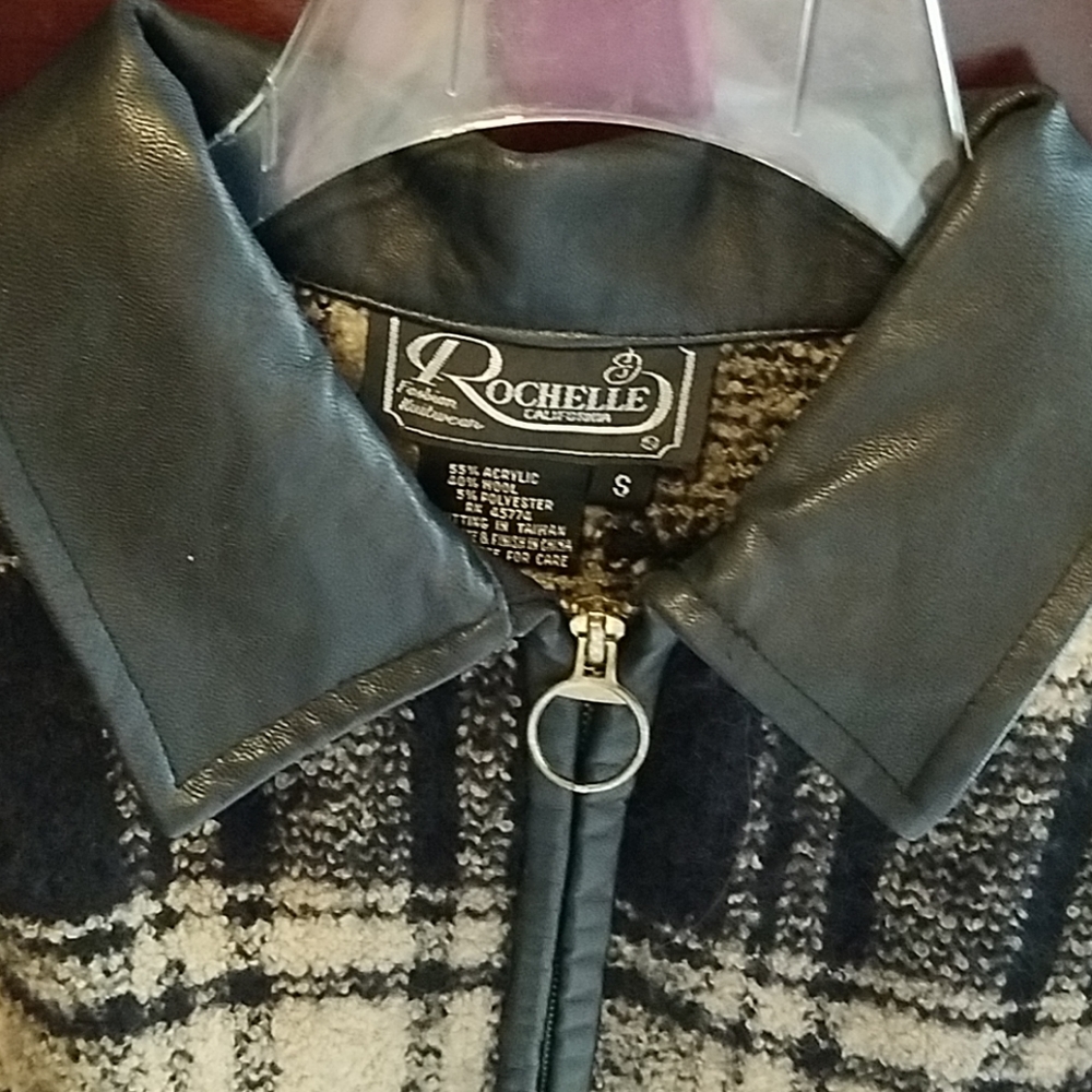 Rochelle khaki and black plaid jacket - Picture 2 of 8